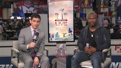 Andrew Sciciliano talks with Justin Forsett at Super Bowl LI in Houston
