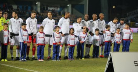 Karabük Dönüşü Beşiktaş'ı Taşıyan Otobüs Taşlı Saldırıya Uğradı