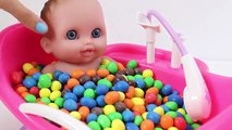 Baby Doll Bath Time In M&Ms Peanuts Candies Baby Twins Bathtime How to Bath a Baby Toy Videos