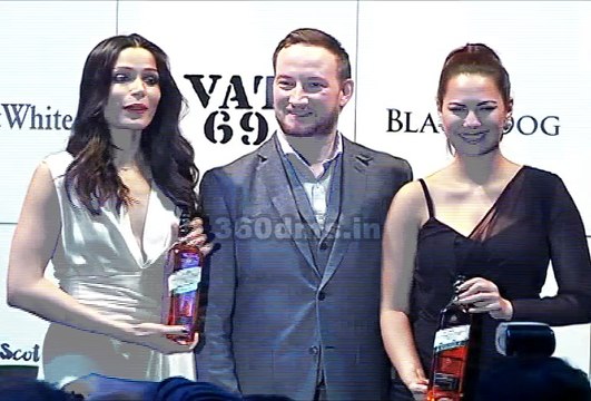 Slumdog Millionaire Star Freida Pinto Stunning In White At International Scotch Day