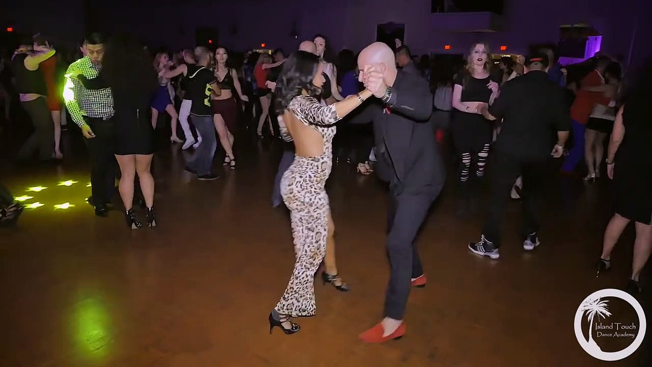 Ataca Vida Guerra Bachateando