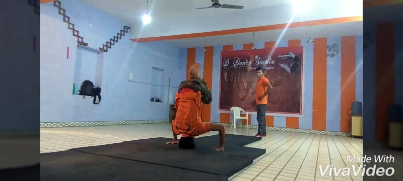 Bboying Dancing Stunt #D Dance Studio