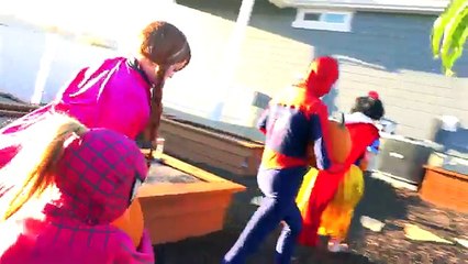 Disney Princess Food Fight!! Bad baby vs pumpkins Frozen Elsa and Spiderman and pink spidergirl