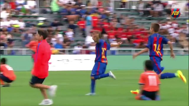 2- Euro 2016 : le jeune supporter portugais qui console un fan français nommé pour un prix