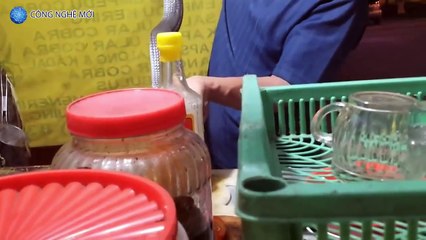 Youth terrifying slaughter Cobra midle of town