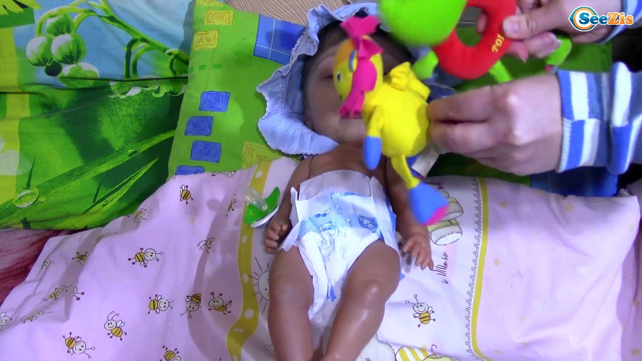 Bad Baby ИГРАЕМ В ДОКТОРА Делаем Укол Лечим Ветрянку ВРЕДНЫЕ ДЕТКИ Видео для детей Play doctor