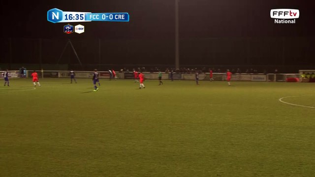 Frappe de Kamara sur le poteau!!