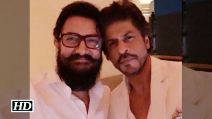 First Selfie Took 25 years for SRK Aamir to pose together'