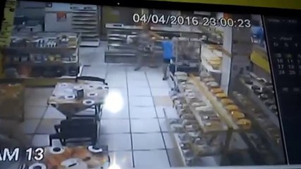SARGENTO DA PM É MORTO A TIROS DENTRO DE PADARIA