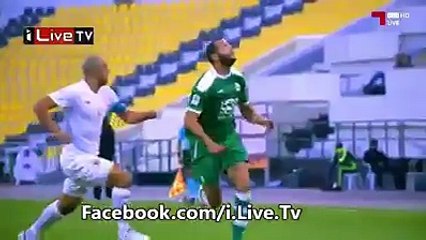 لاعبنا الدولي ياسين الشيخاوي يفقد الوعي بعد تصادم خطير جدا مع لاعب نادي ام صلال لكن لباس والحمدلله و يغادر على إثره ارضية الملعب