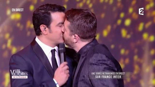 Victoires de la Musique : Bruno Guillon embrasse Thomas Thouroude