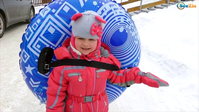 ✔ Кукла Беби Борн с Ярославой катаются на санках в Буковеле / Baby Born with Yaroslava in Bukovel ✔