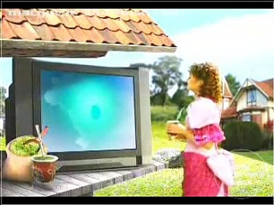 Pegadinha Moça faz ginástica e enlouquece homens