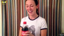 Versa mezzo litro di Coca Cola nel WC e il risultato è assurdo!