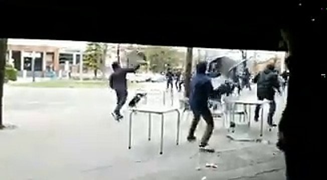 Grosse baston entre supporters avant le match FC Barcelone Alavès !