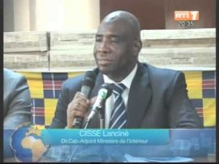 Remise de matériel informatique au ministère de l'intérieur