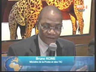 Le ministre de la poste face à la presse nationale et internationale