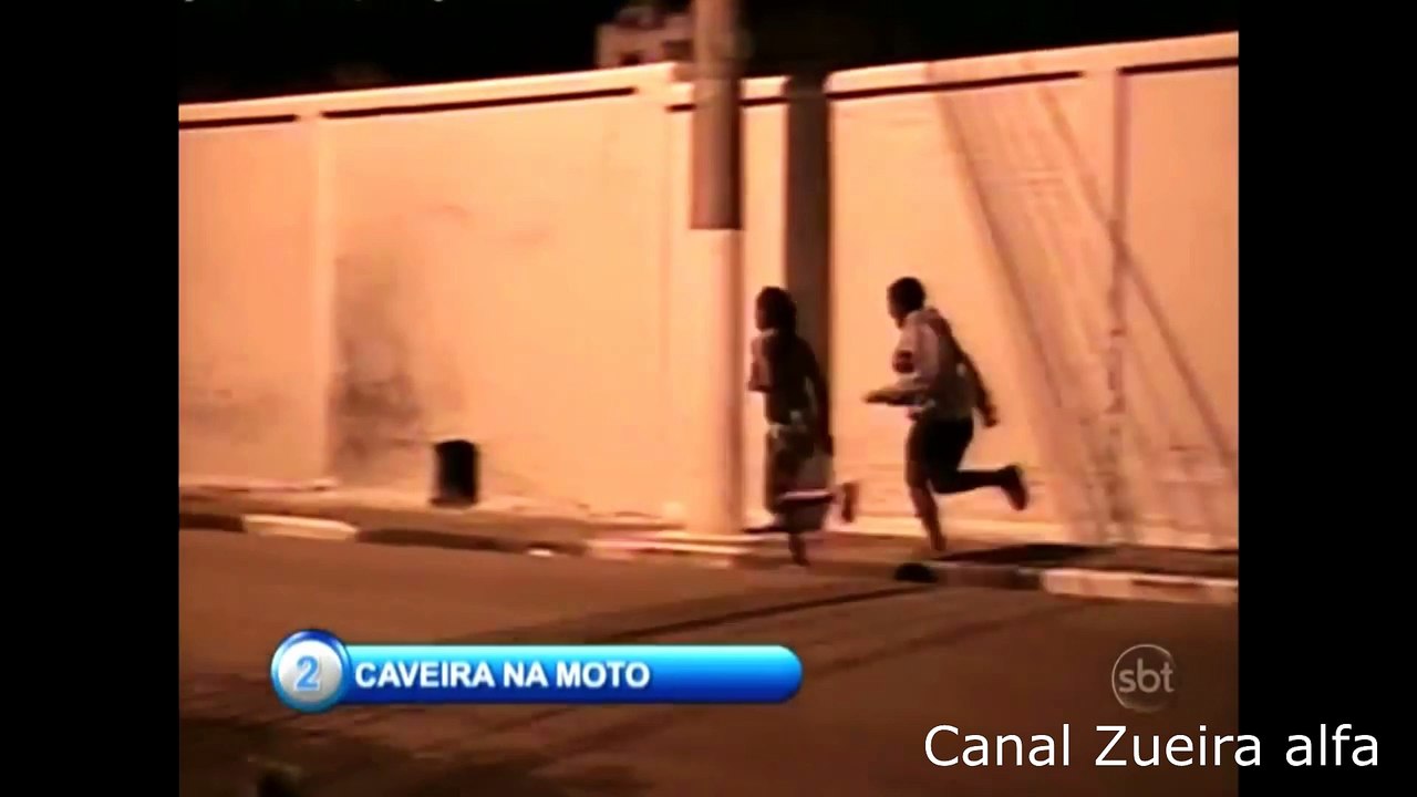 pegadinha caveira andando de moto no cemitério