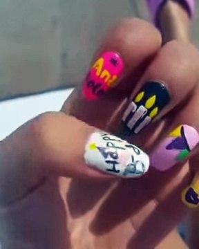 شاهد بالفيديو أقسم بالله لبنات هبلو !! تفرجوا فضايح منال عمارة توري فينا في سقاها في البيسين وتغري في الشعب