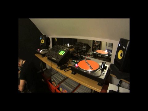 MiX ROOM #2 - 100% Vinyl Set (Retro 90's Classics : House & Techno) FREE Download