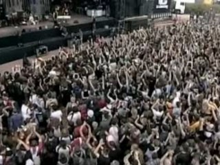 Queens of the stone age - No One Knows live eurock 2005