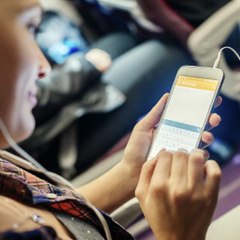 വിമാനത്തില്‍ ഫോണ്‍ ഉപയോഗിച്ചാല്‍ ശിക്ഷ ജയില്‍വാസം