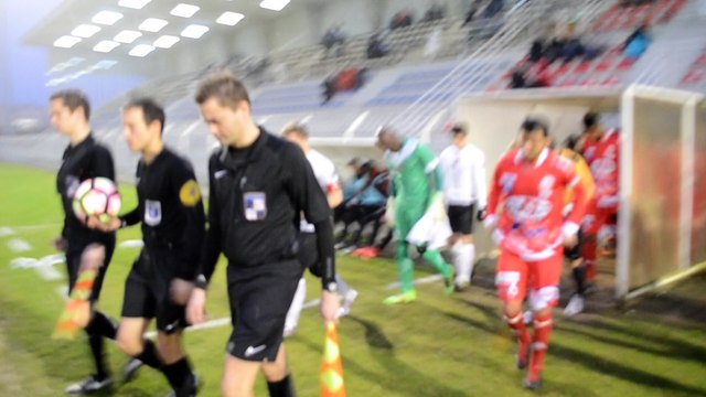 OSQ - BOULOGNE .entrée des joueurs sur le terrain de Debrésie