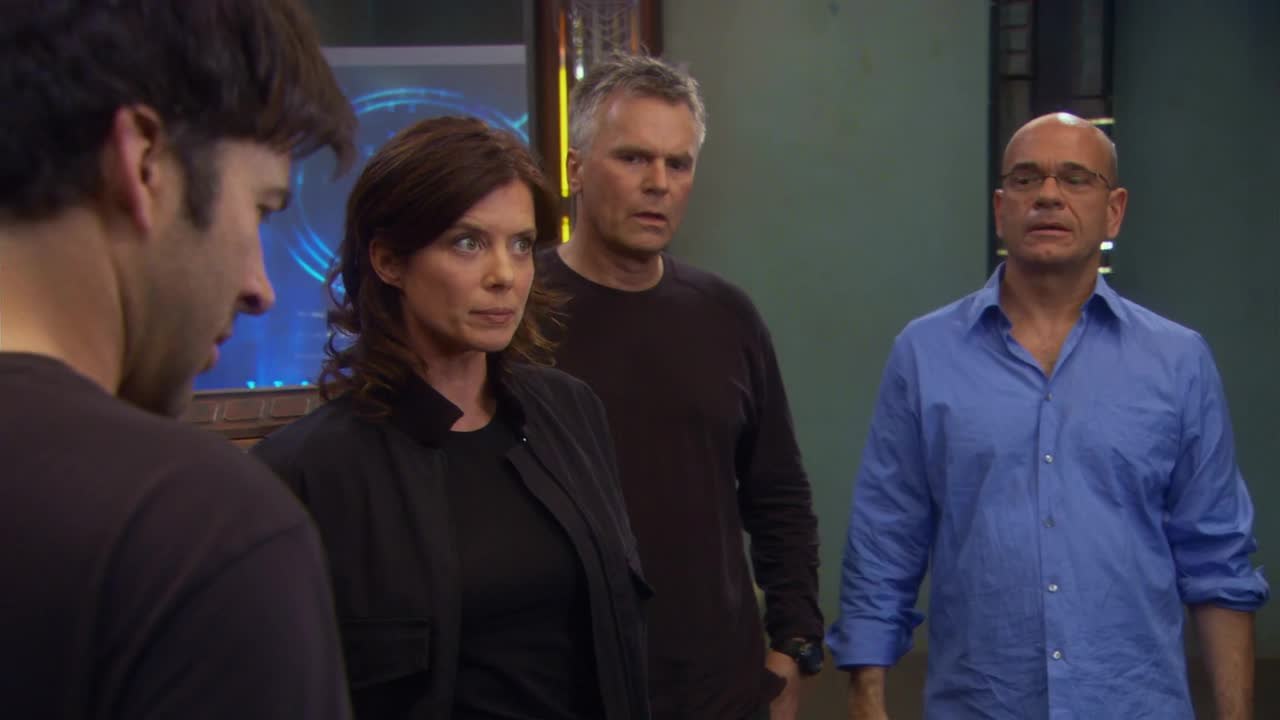 Stargate Atlantis - S 3 E 11 - The Return (2)