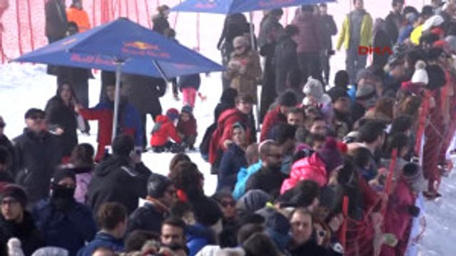 Buz Gibi Suya Atladılar