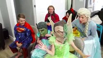 Spiderman vs Frozen Elsa Magic Show! Snow White Frozen Anna Superman Ariel Tinkerbell Compilation