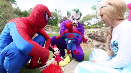 Elsa Frozen Snow White Anna Funny Prank Spiderman Kiss Elsa w Mickey Mouse is Playing Foodball L