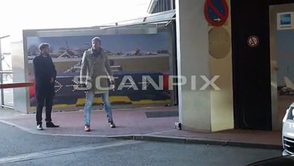 13.02.2017 Robert Pattinson arriving Airport in Berlin