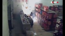 Un homme ivre met le feu à une boutique de feux d’artifice