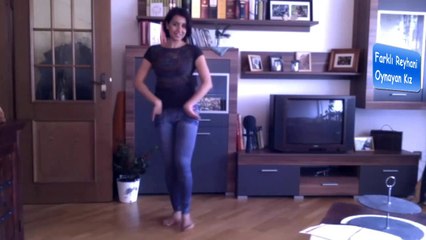 Farklı Reyhani Oynayan Kız