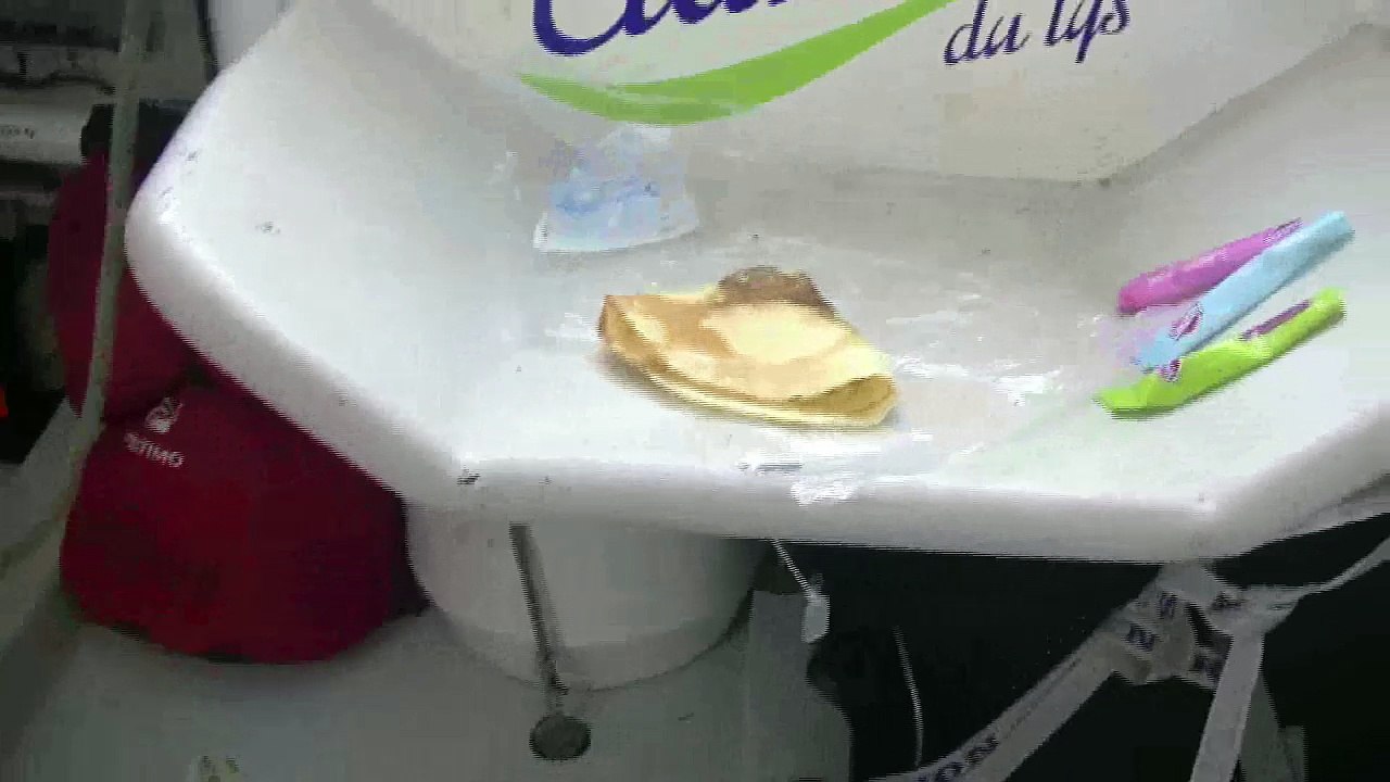 J98 : Le retour des crêpes à bord de Famille Mary-Etamine du Lys / Vendée Globe