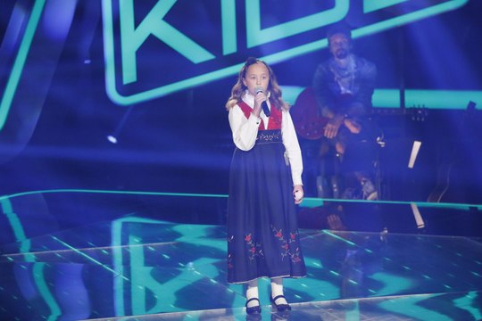 Zoé-Loes: Blackbird - (Blind Audition II) The Voice Kids 2017 | SAT1.DE