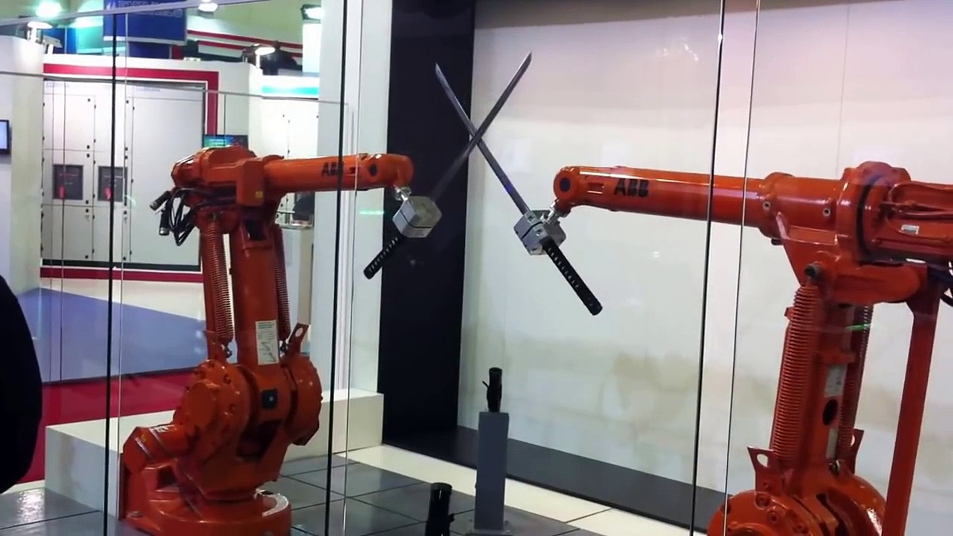 ⁣Quand un bras méchanique manie le Katana !