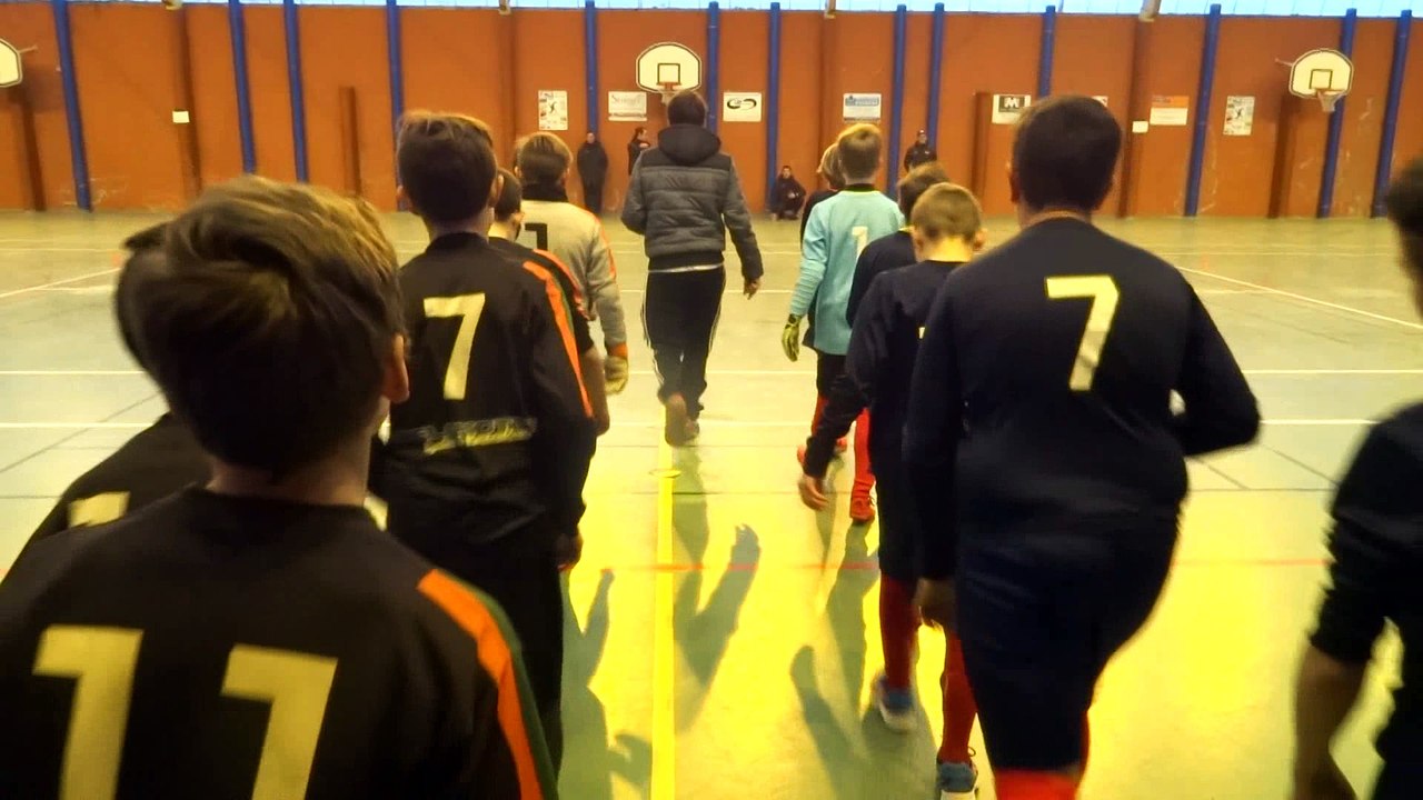 Entrée des joueurs lors de la finale à Pleslin