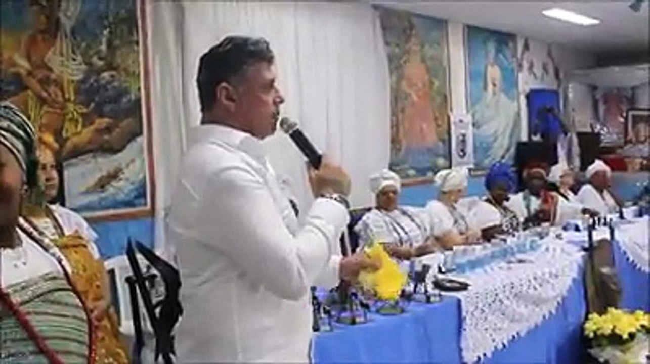 Alexandre Frota pede perdão aos pais e mães de Santo!