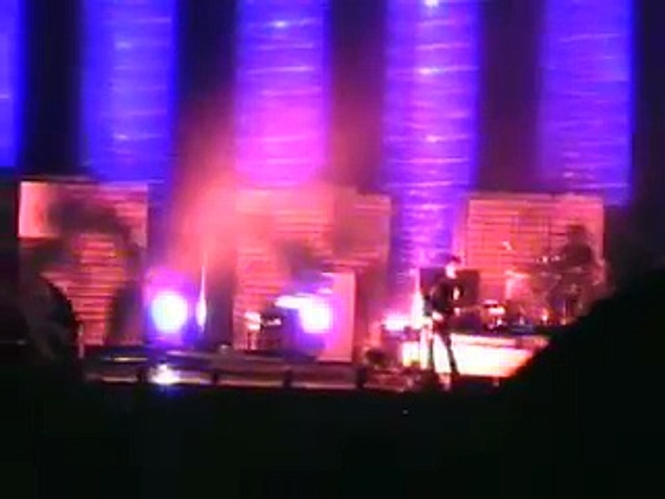 Muse - Invincible, Leeds Festival, 08/27/2006