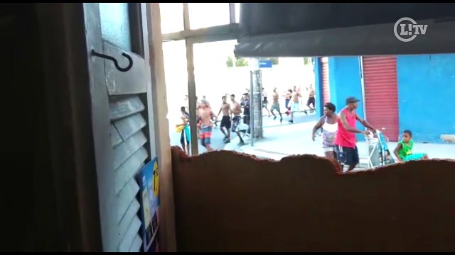 Tiros e confusão: torcedores vivem momentos de tensão antes de clássico no Nilton Santos