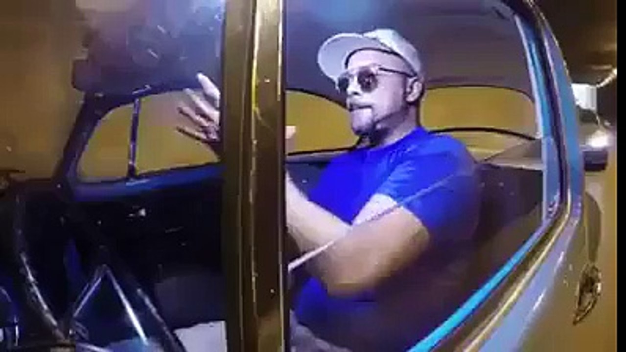 تفرجوا في الكليب الجديد لوليد النهدي بعنوان '' بيكش فيني '' باللاهي اسمعوا كالكلمات وشوفو الشلة إلي معاه !!! تعليقكم ؟؟؟
