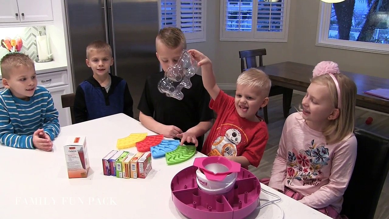 YUMMY GUMMY FOODS! Making the World's Largest Gummy Bear, Gummy Worms & Gummy Fish-8Ok9lTr37vo