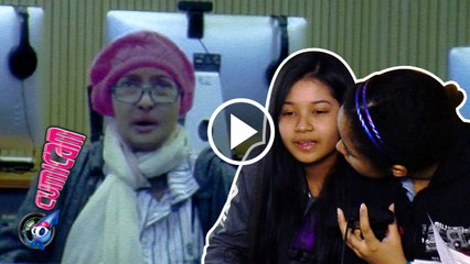 Lihat Kedua Putrinya, Yana Zein Menangis di Tiongkok - Cumicam 13 Februari 2017