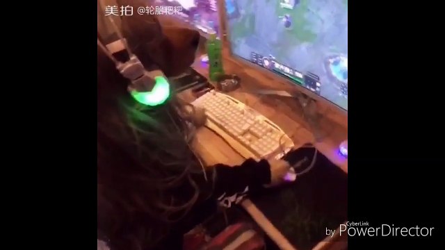 Funny Chinese videos - Prank chinese 2017 #2 can't stop laugh-3jFJHjNGXns