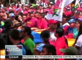 Marchan jóvenes venezolanos para reconocer la Revolución Bolivariana
