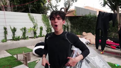 TWINS STUCK IN GIANT BUBBLE BALL!-Pp0FoLAF7Rs