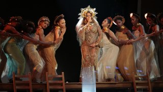 Beyoncé Perform 'Sandcastles' at the 2017 Grammys
