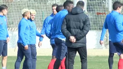 Antalya Sokakta Yaşarken Dünya Devinin Peşinde Koştuğu Futbolcu Oldu