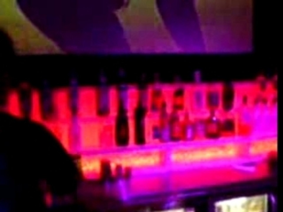 Spectacular barman helsinki Finlande